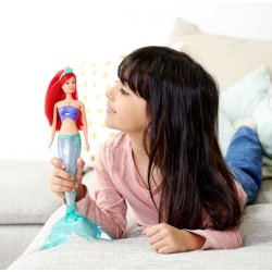 Steffi Love havfrue med lys i halen