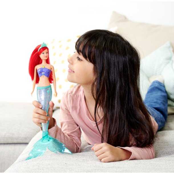 Steffi Love havfrue med lys i halen