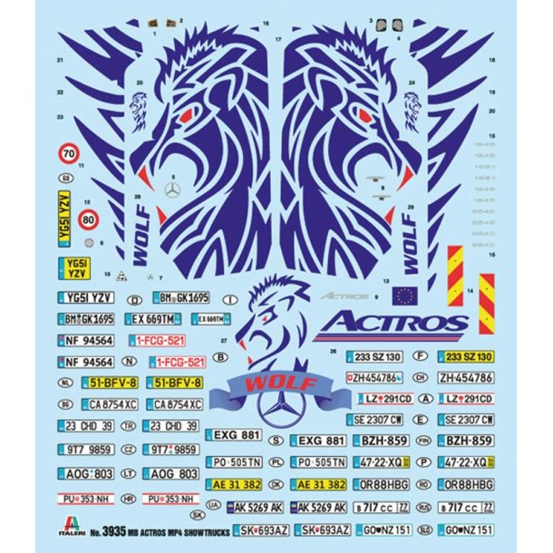 Italeri Mercedes Benz Actros MP4 Show Truck - 1:24