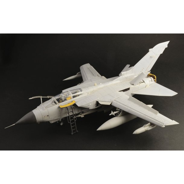 Italeri 1:32 Tornado GR. 4 - Modelfly