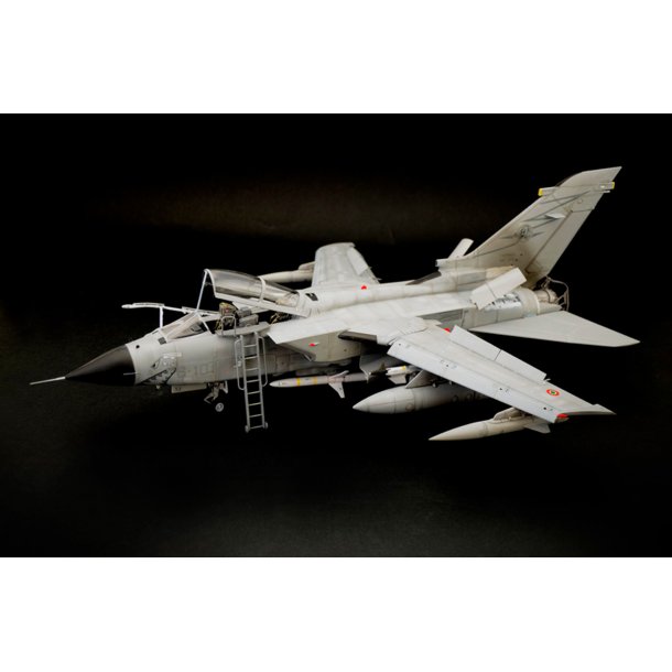 Italeri 1:32 Tornado ECR - Modelfly