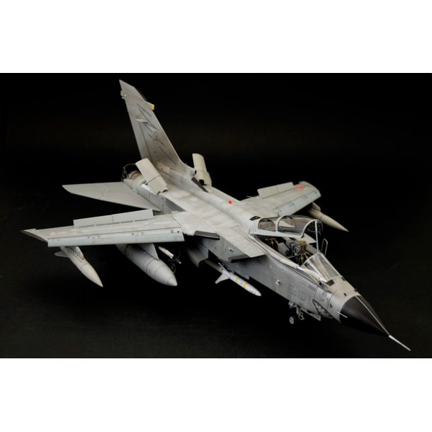 Italeri 1:32 Tornado ECR - Modelfly