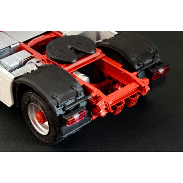 Italeri 1:24 Iveco Turbostar 190.48 Special - Modellastbil