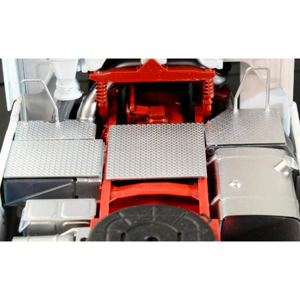 Italeri 1:24 Iveco Turbostar 190.48 Special - Modellastbil