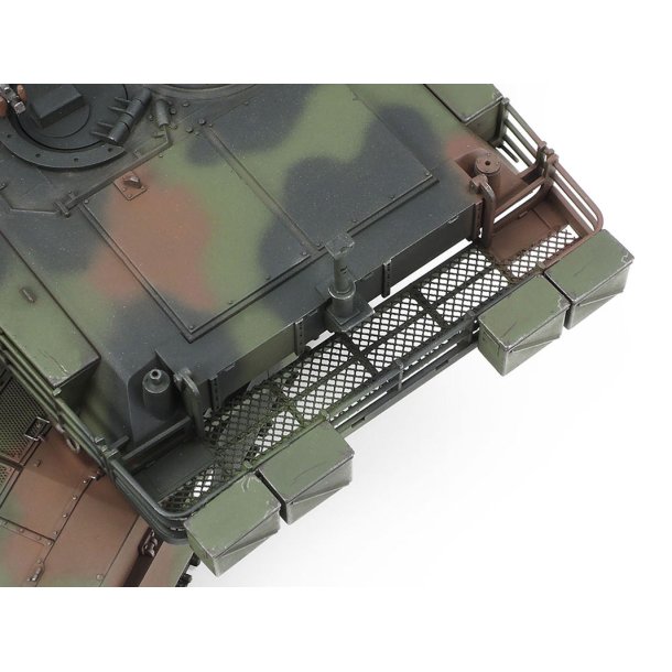 Tamiya Ukraine M1A1 Abrams Tank 1:35 - Modelkampvogn