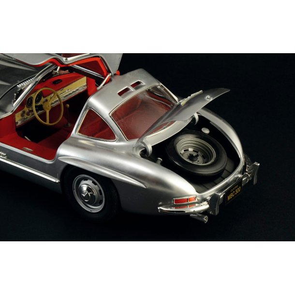 Italeri 1:16 Mercedes Benz 300 SL Gullwing - Modelbil