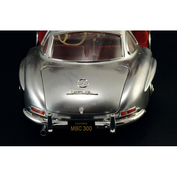 Italeri 1:16 Mercedes Benz 300 SL Gullwing - Modelbil