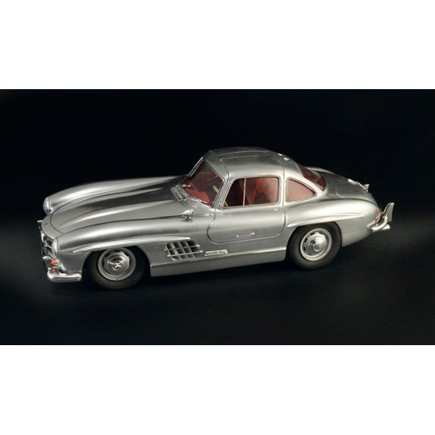 Italeri 1:16 Mercedes Benz 300 SL Gullwing - Modelbil