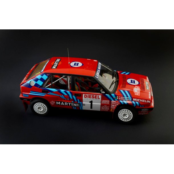 Italeri 1:12 Lancia Delta HF Integrale Sanremo 1989 - Modelbil