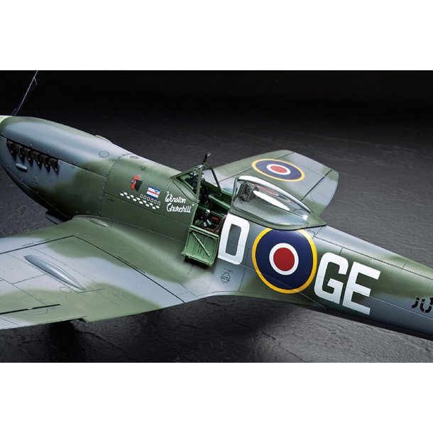Tamiya Supermarine Spitfire Mk.XVIe 1:32 - Modelfly