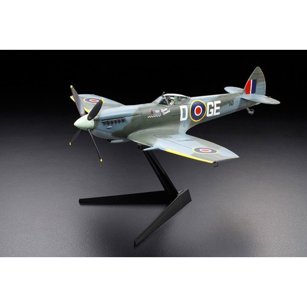 Tamiya Supermarine Spitfire Mk.XVIe 1:32 - Modelfly