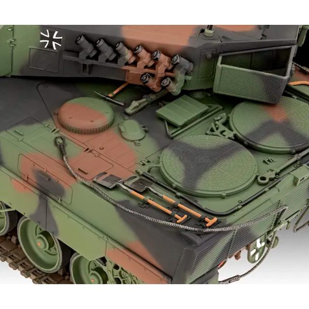 Revell Leopard 2 A6M+ 1:35 modell tank