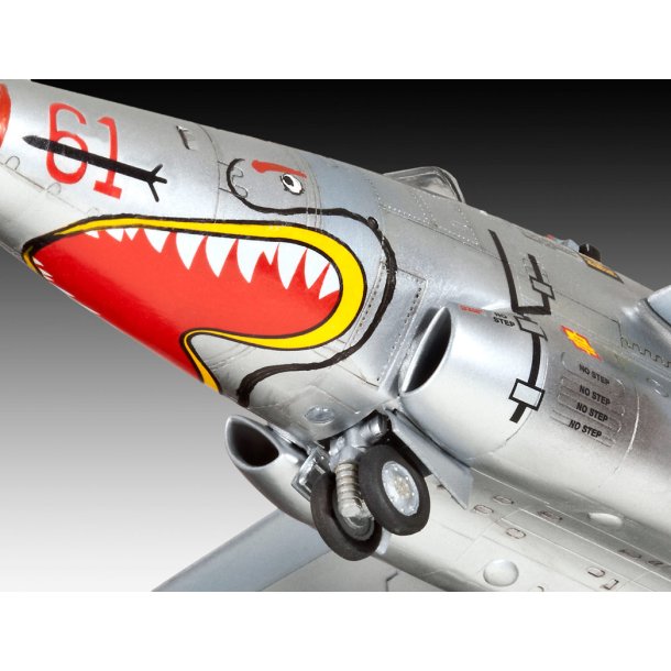 Revell US Air Force 75th Anniversary modelfly - Med lim og maling