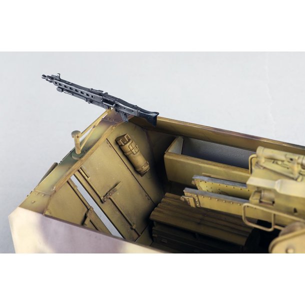 Trumpeter German Sd.Kfz 251/22D halvsp�r - 1:16