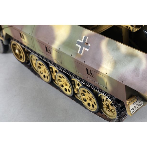 Trumpeter German Sd.Kfz 251/22D halvsp�r - 1:16