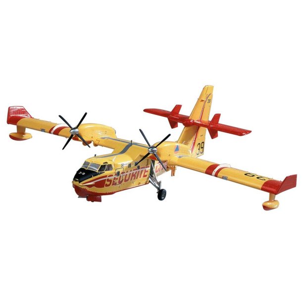 Heller modelfly Canadair CL-415 - 1:72
