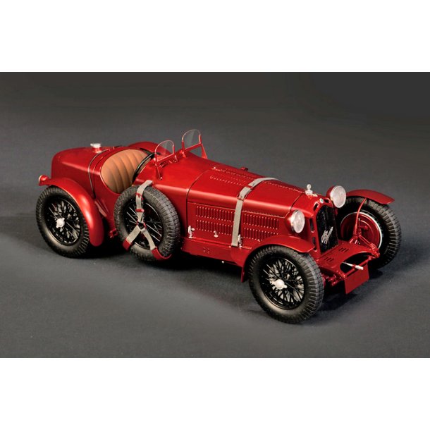 Italeri Alfa Romeo 8C 2300 Roadster - 1:12