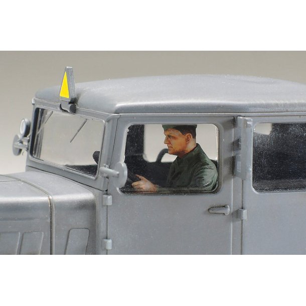 Tamiya German heavy tractor SS-100 - Modelbil