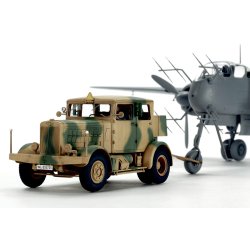 Tamiya German heavy tractor SS-100 - Modelbil