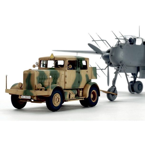 Tamiya German heavy tractor SS-100 - Modelbil