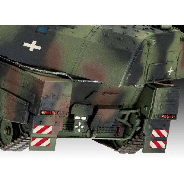 Revell Panzerhaubitze 2000 modell tank