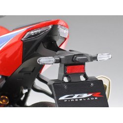 Tamiya Honda CBR1000RR-R FIREBLADE SP - Model motorcykel
