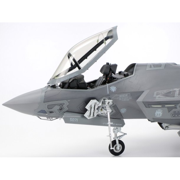 Tamiya Lockheed Martin F-35A Lightning II modellflygplan