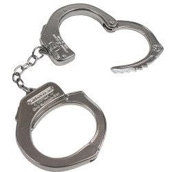 Hndjern i metal og politi badge