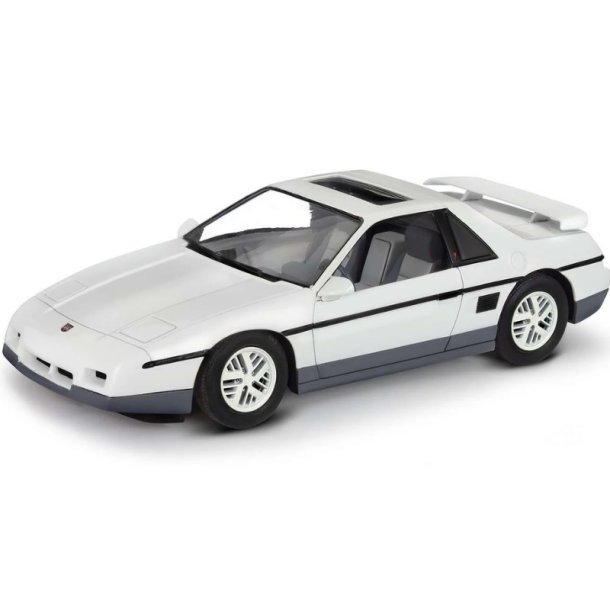 Revell 1985 Fiero GT - 1:24 Modelbil