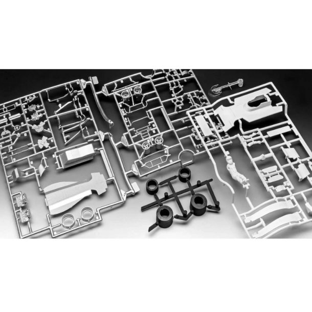 Revell Model Set Surtees TS16/03 - 1:32 Modelbil