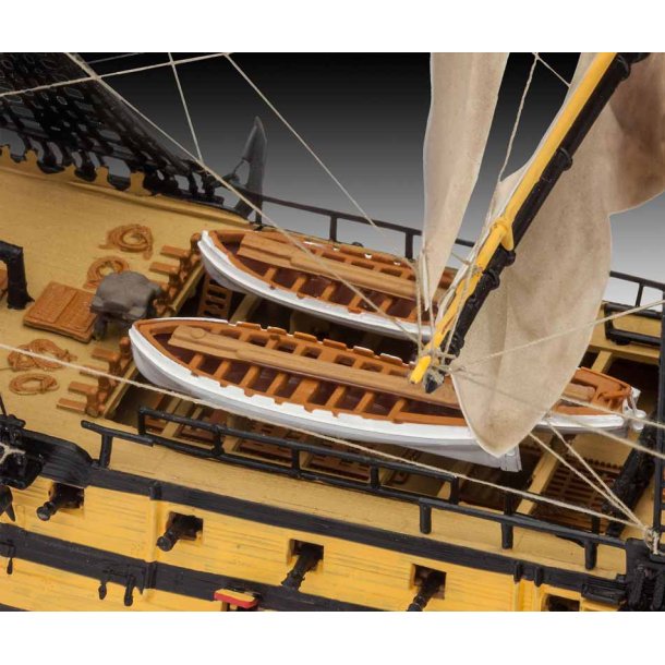 Revell HMS Victory 1:225 - Med lim og maling
