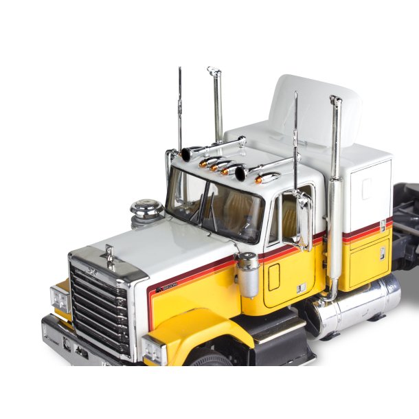 Revell Chevy Bison Semi Truck modellastbil