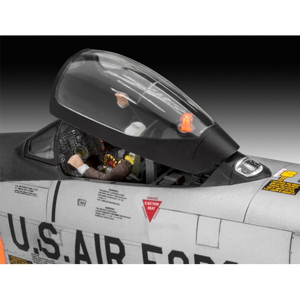 Revell F-86D Dog Sabre modelfly