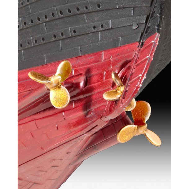 Revell R.M.S. TITANIC modellfartyg
