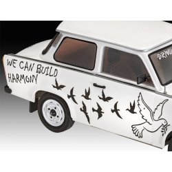 Revell Trabant 601S "Builder's Choice" modelbil - Med lim og maling