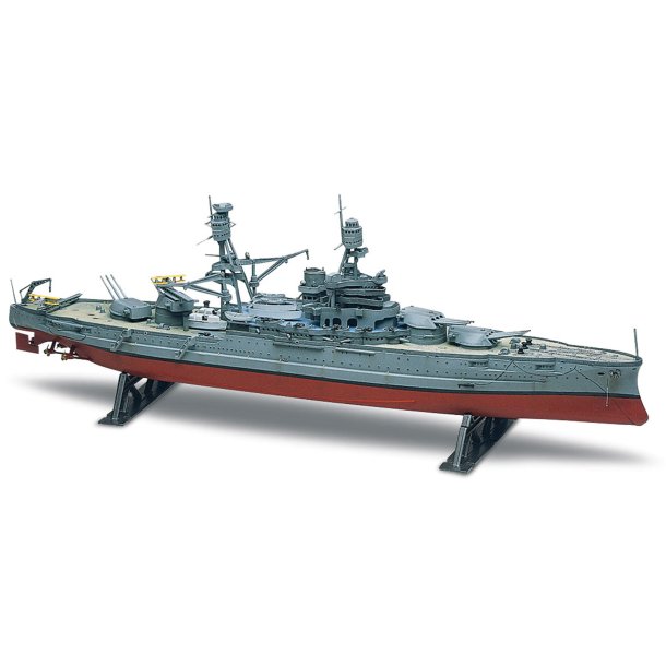 Revell USS Arizona Battleship modellskepp