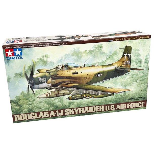 Tamiya Douglas A-1J Skyraider U.S Air force modelfly