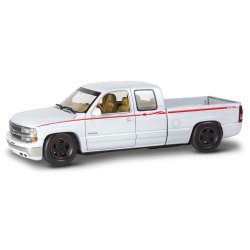 Revell 1999 Chevy Silverado Custom Pickup modelbil