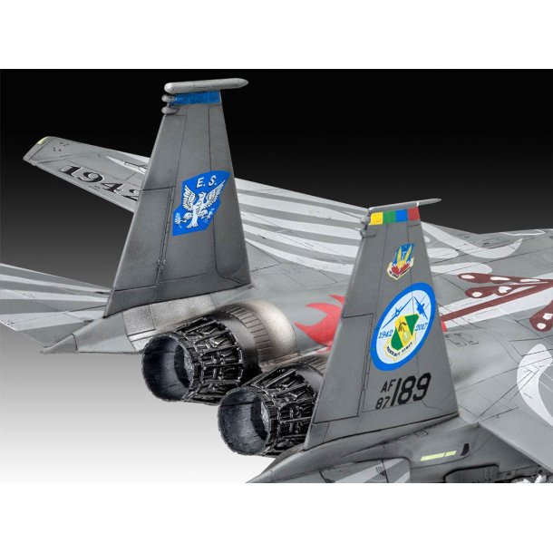 Revell F-15E Strike Eagle modelfly - Med lim og maling