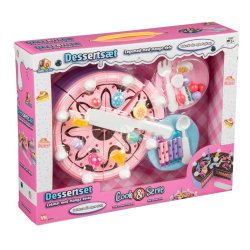 Lagkage med lyserd glasur